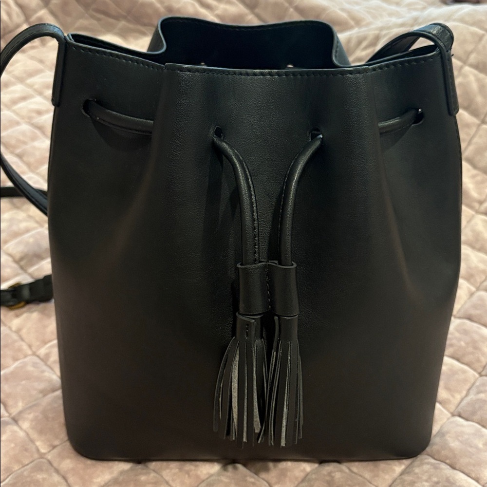 Sale today! Chic J. Crew Black Tassel Bucket bag - Picture 3 of 11
